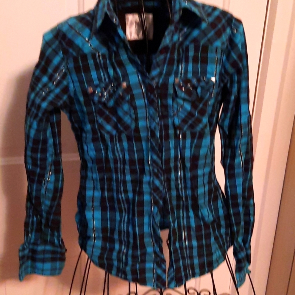 Girls shirt. - Picture 2 of 5